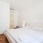 Beach Front Apartment In Pula With Wifi Apartman Póla